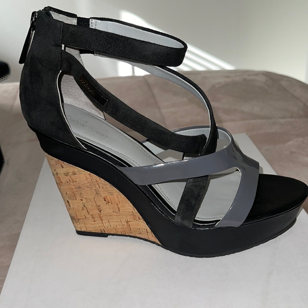 Size 8 Black/Grey Calvin Klein Wedges
